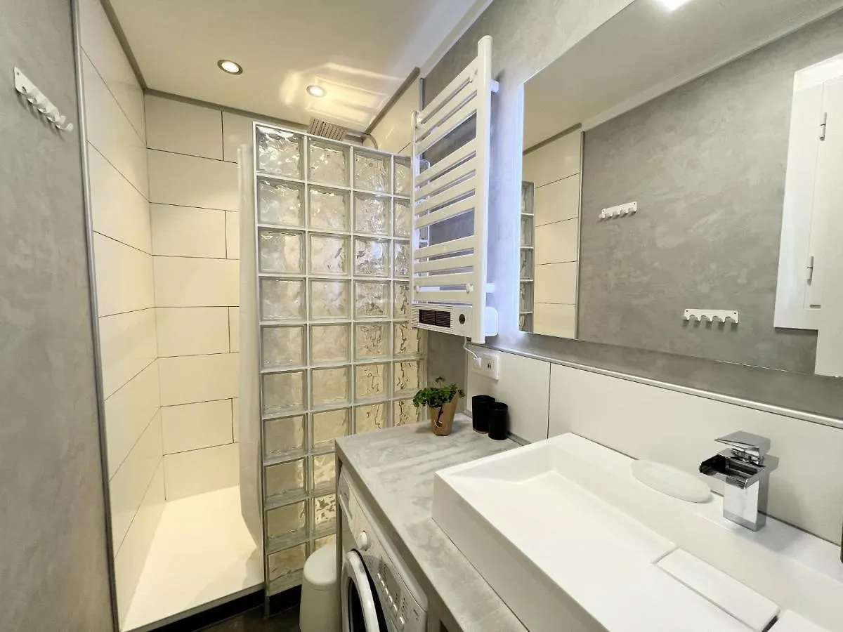 Suite Miro Eixample Barcelona 0*,  Spain